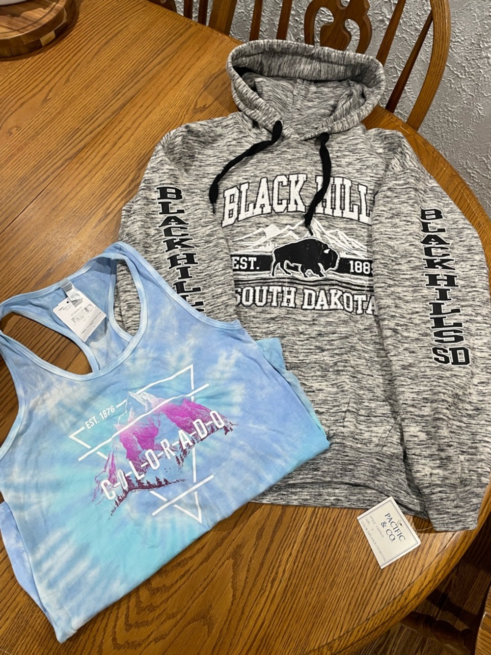 Black Hills South Dakota Gray Pullover Hoodie and tank combo
